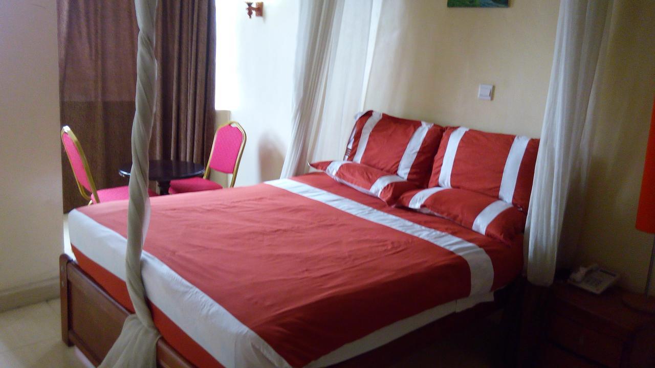 Royal Palm Hotel And Suites 纳库鲁 外观 照片